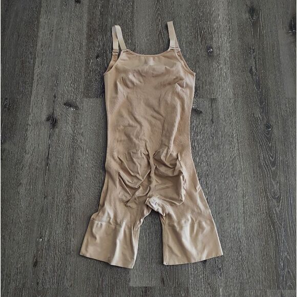 UnderWhere? Womens Classic Nude Bodysuit Mid Thigh W. Open Gusset XL - Picture 4 of 5